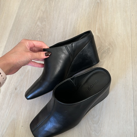 Vince ankle wedges slip on boot - Picture 6 of 6